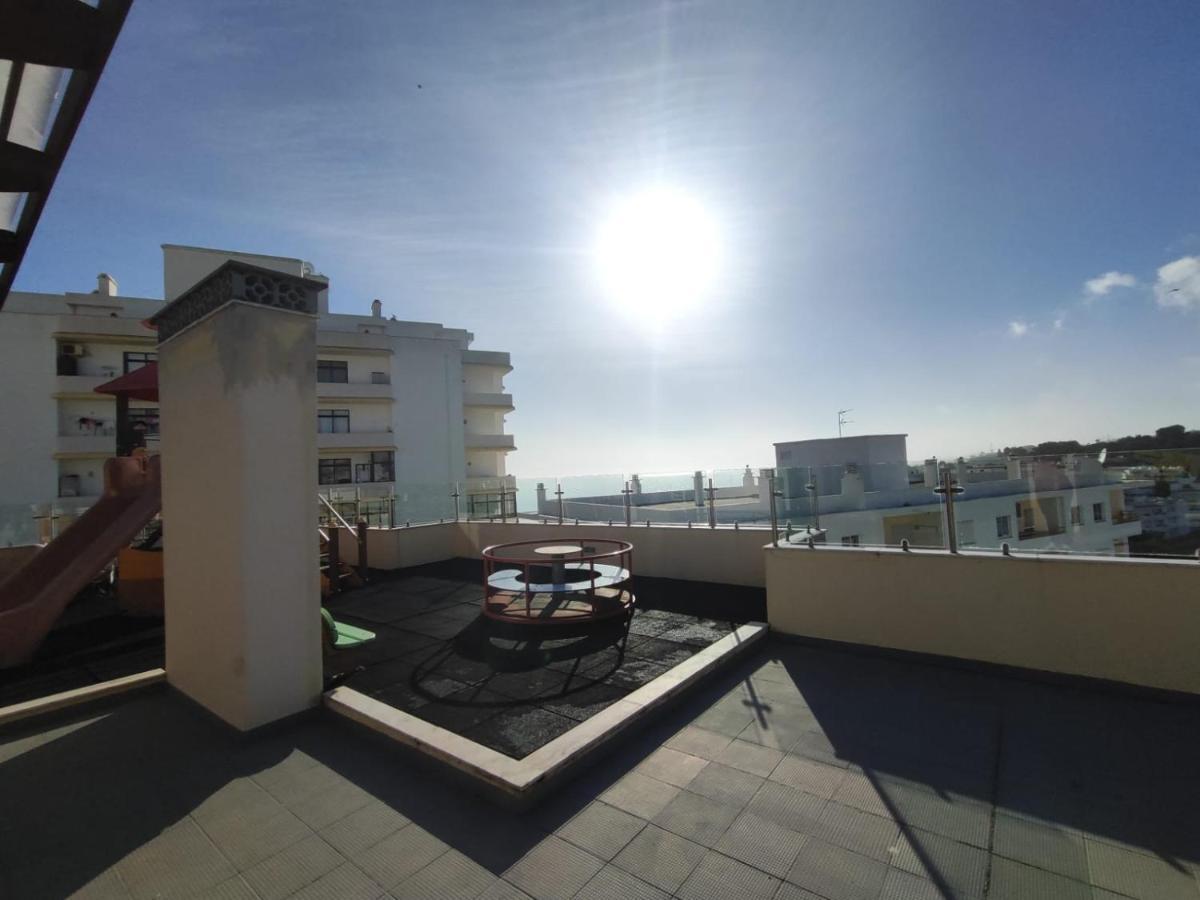 Apartamento Armacao De Pera Ocean Terrace With Pool By Homing Exterior foto