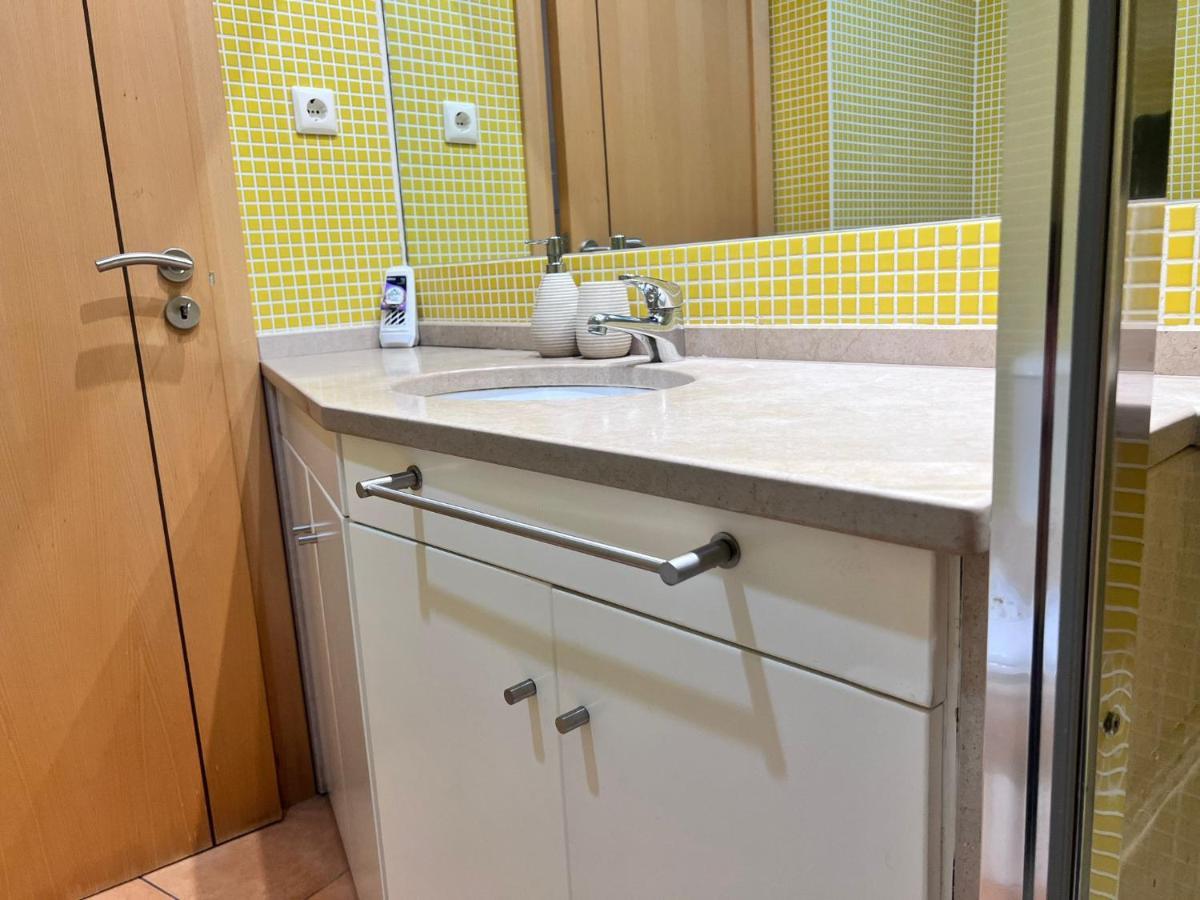 Apartamento Armacao De Pera Ocean Terrace With Pool By Homing Exterior foto