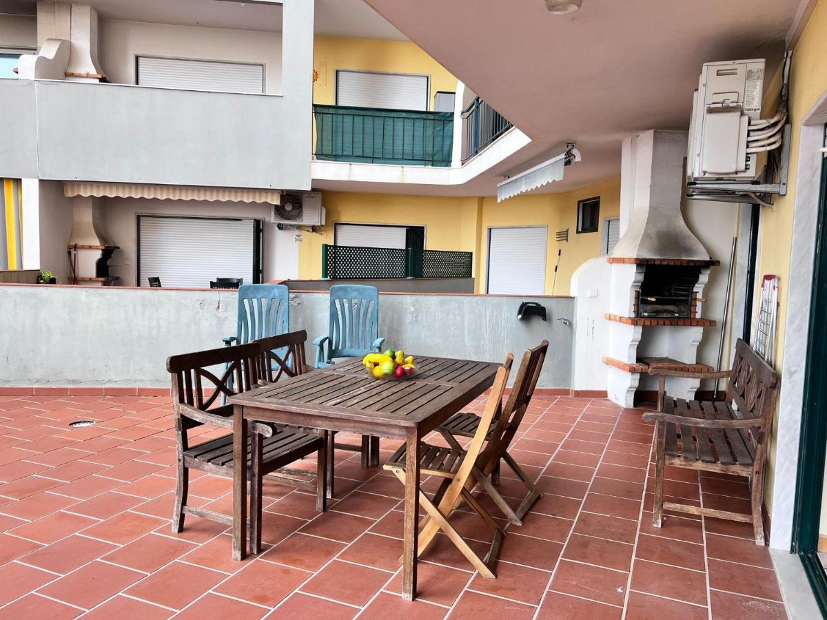 Apartamento Armacao De Pera Ocean Terrace With Pool By Homing Exterior foto